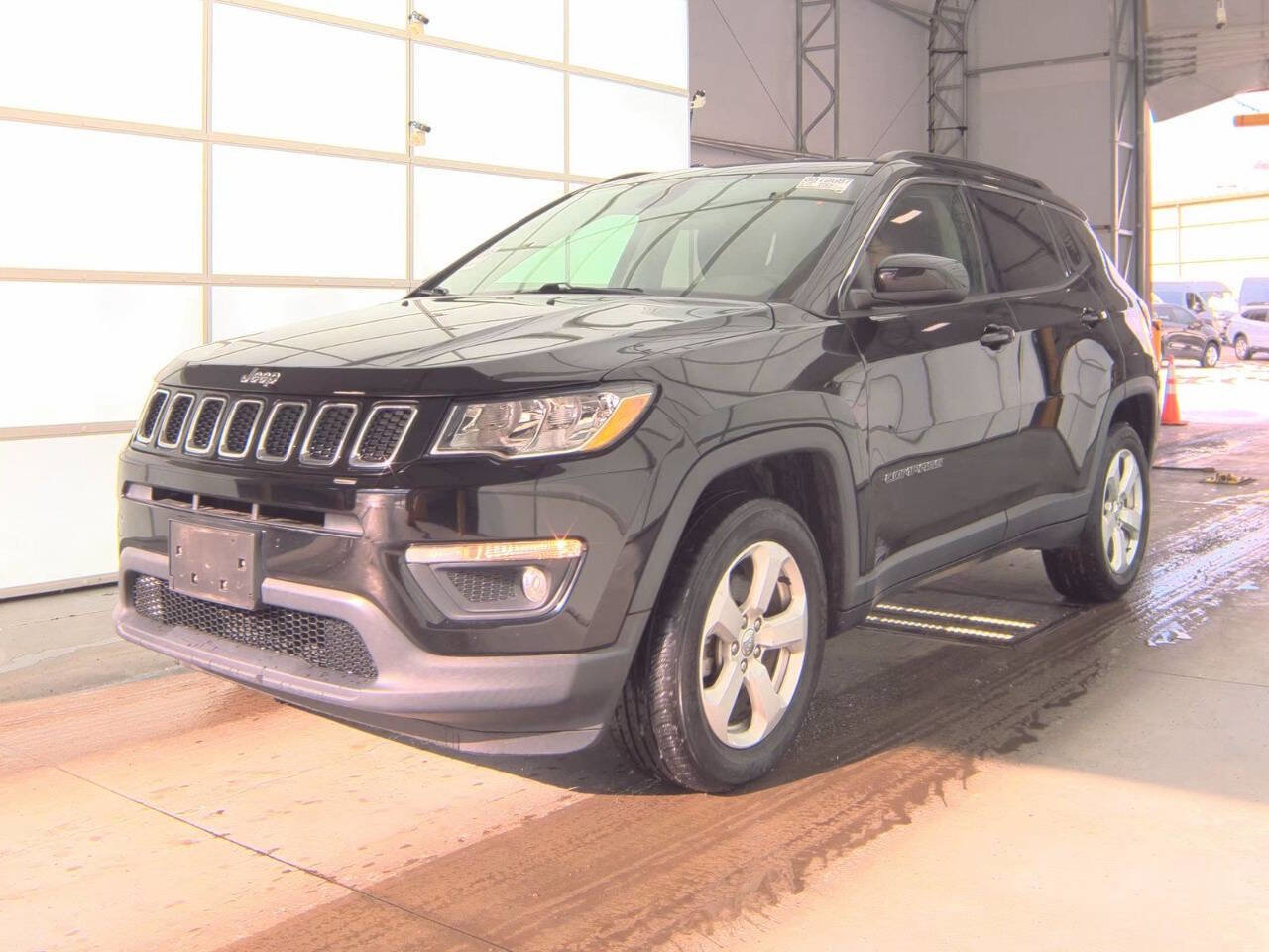 Used 2018 Jeep Compass Latitude w/ Popular Equipment Group AWD/4WD image 1