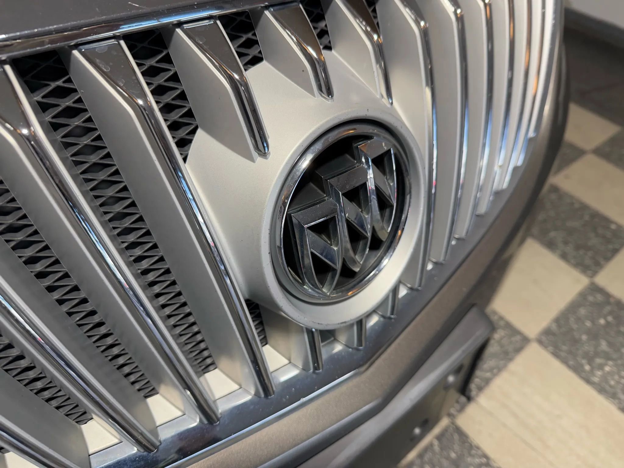 Used 2012 Buick LaCrosse image 5