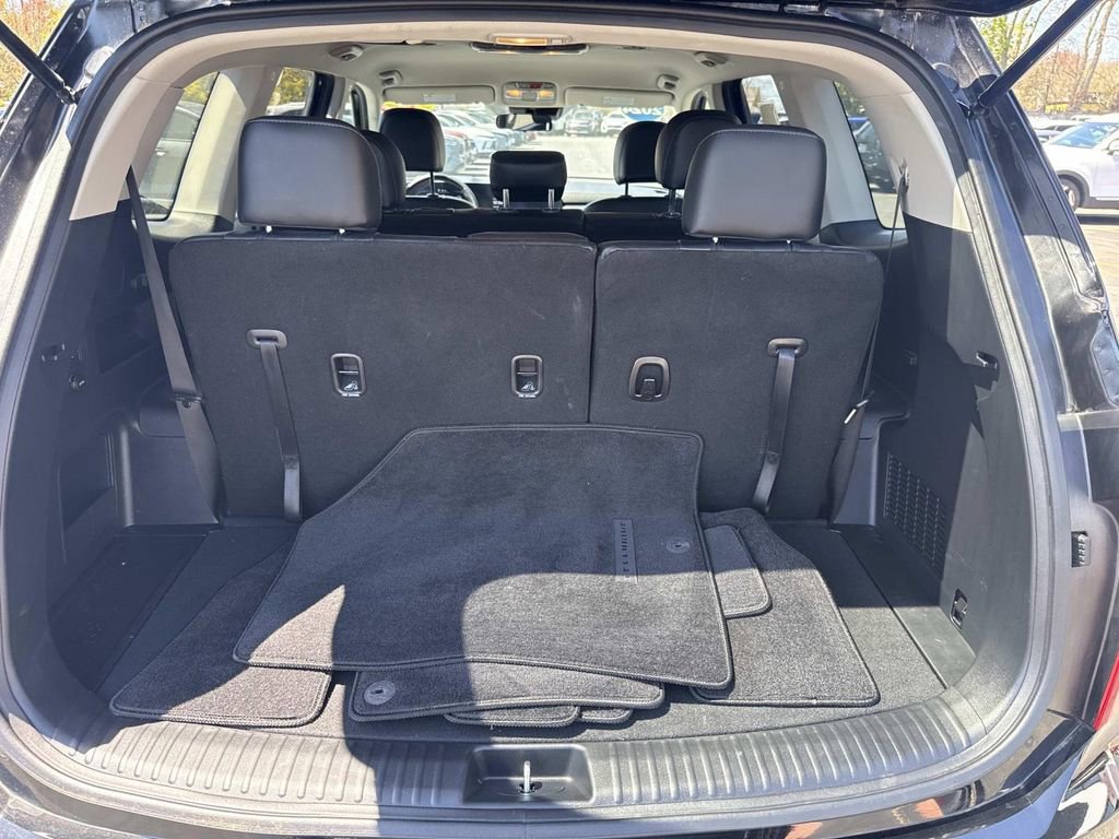 Used 2024 Kia Telluride LX AWD/4WD image 6