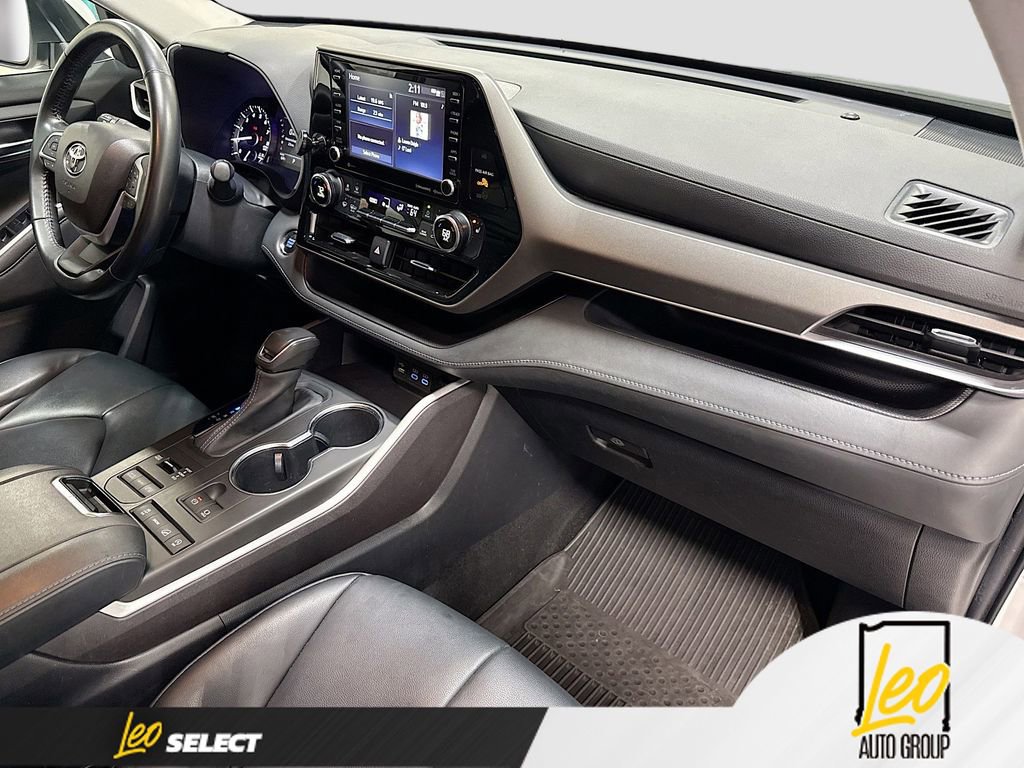 Used 2022 Toyota Highlander XLE image 31