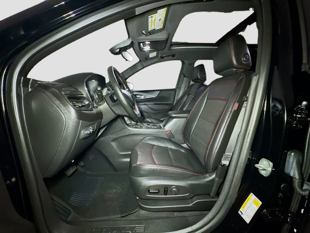 Used 2023 Chevrolet Equinox RS w/ RS Leather Package image 17