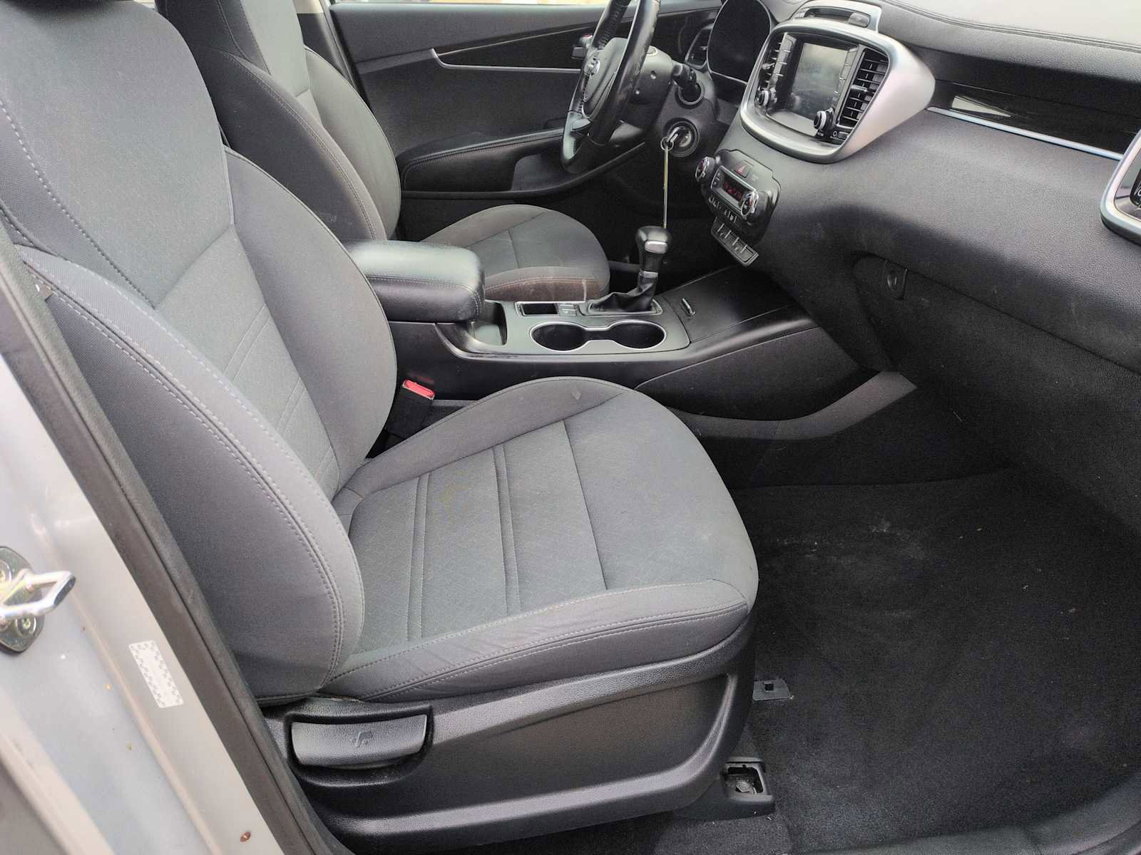Used 2019 Kia Sorento LX w/ LX Convenience Package FWD image 21