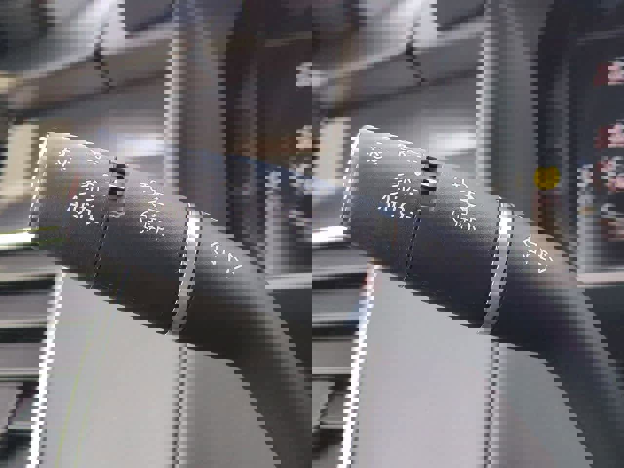 Used 2024 Land Rover Discovery Metropolitan Edition image 27