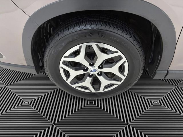Used 2024 Subaru Forester Premium image 9