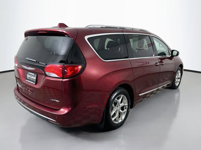 Used 2017 Chrysler Pacifica Limited FWD image 7
