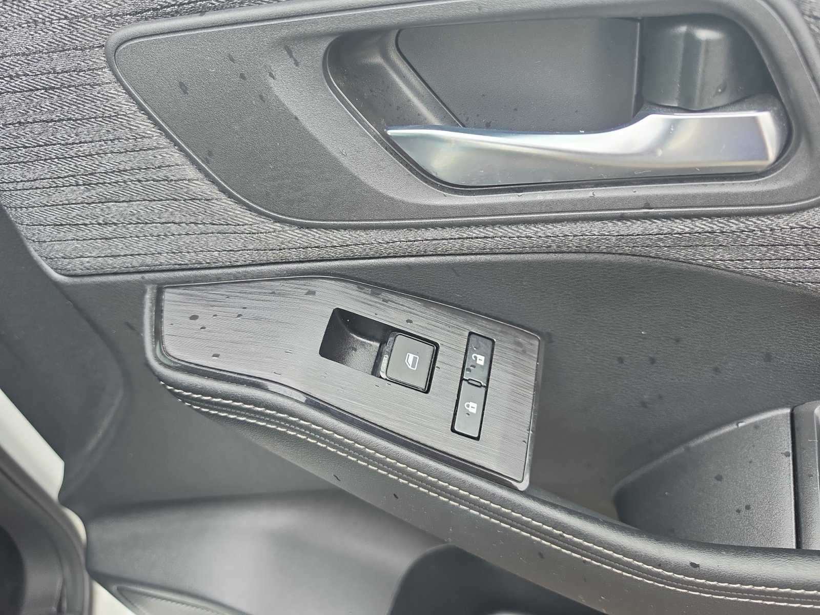 Used 2023 Nissan Rogue SV FWD image 29