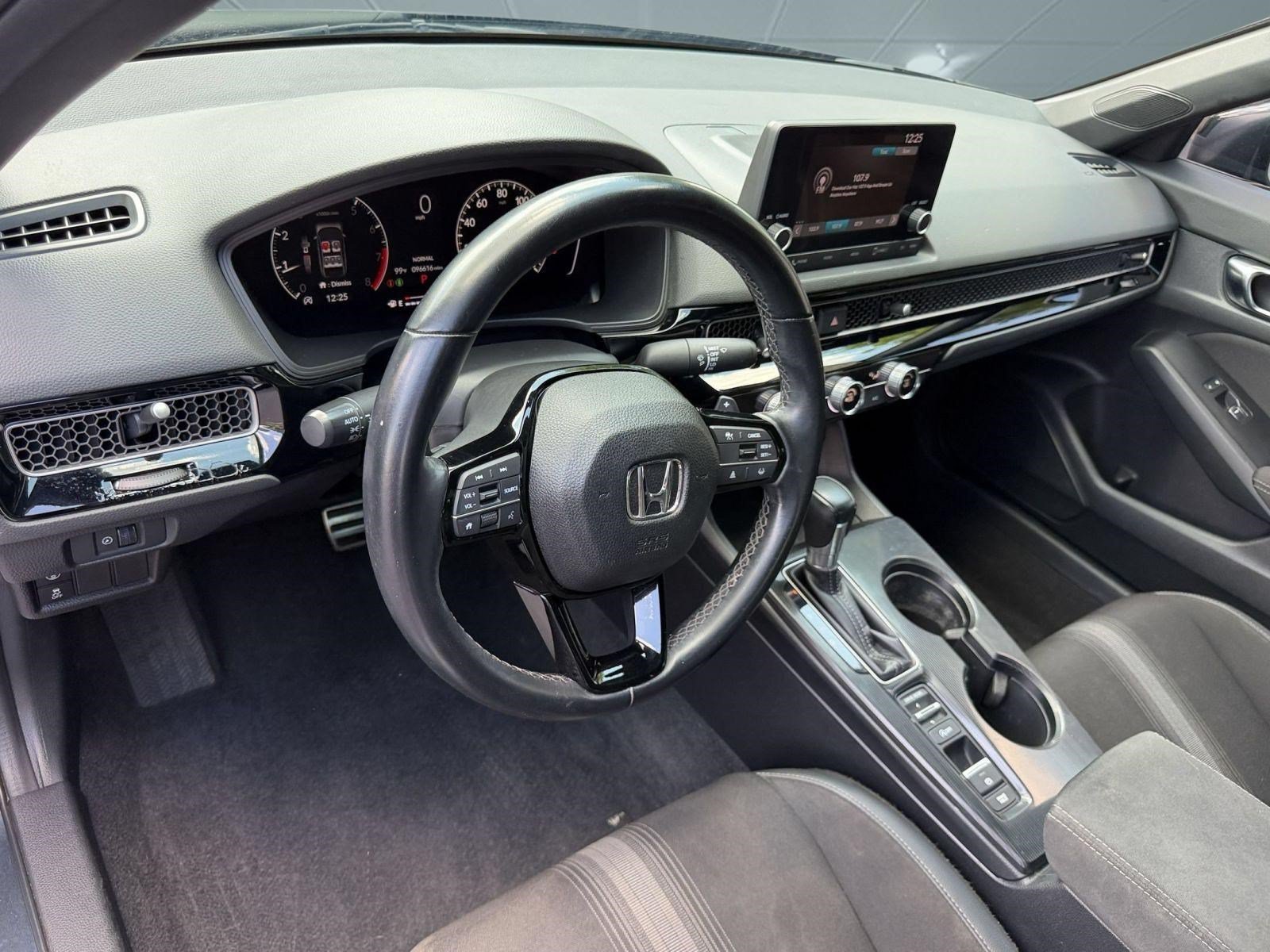 Used 2023 Honda Civic Sport image 4