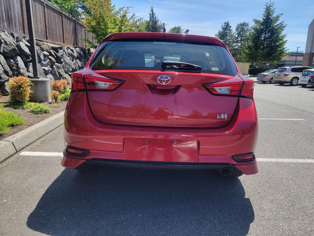 Used 2018 Toyota Corolla iM image 3