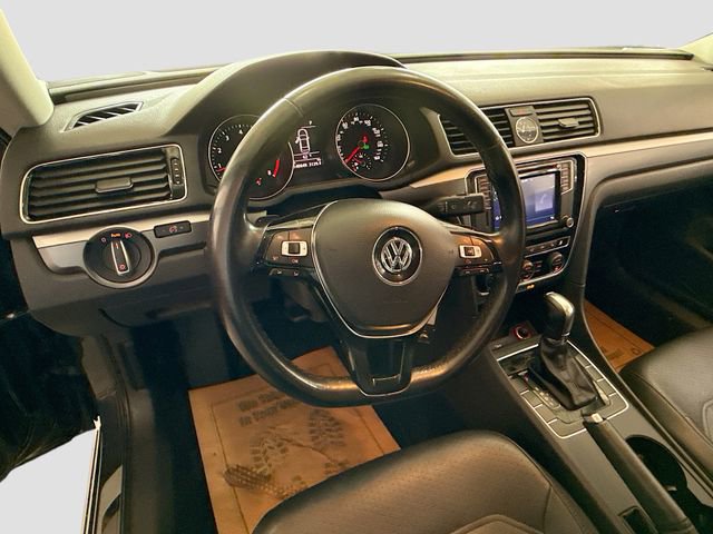 Used 2017 Volkswagen Passat 1.8T R-Line w/ R-Line Lighting Package FWD image 12