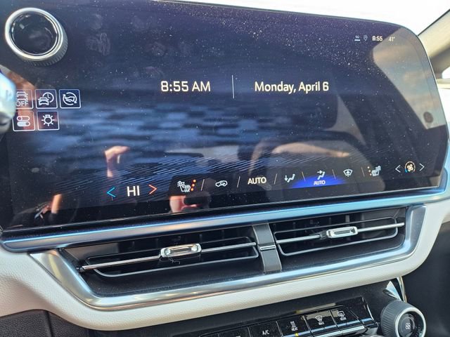 Used 2025 Chevrolet Equinox EV LT image 11