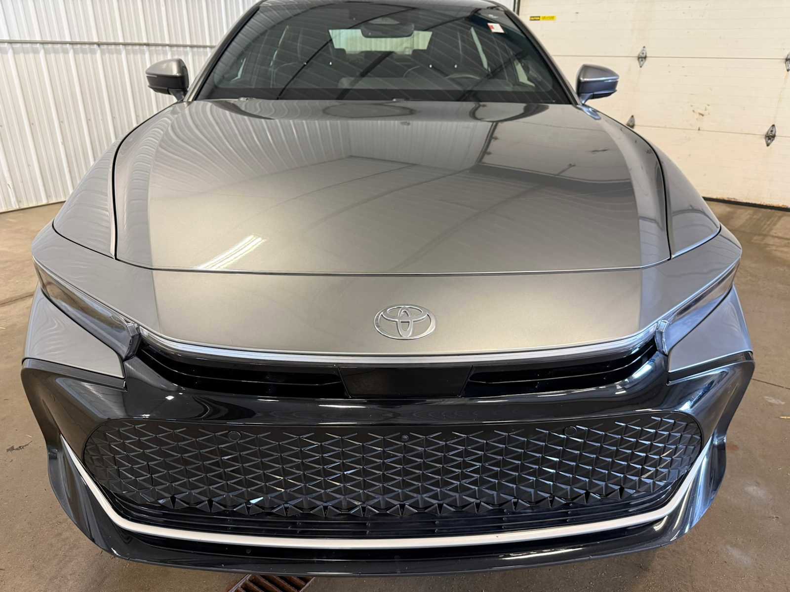 Used 2024 Toyota Crown Limited w/ Advanced Technology Package AWD/4WD image 3