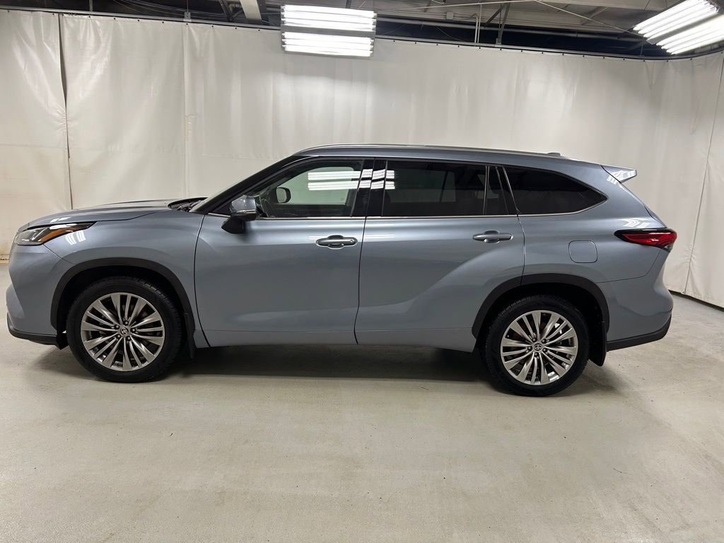 Used 2021 Toyota Highlander Platinum image 9