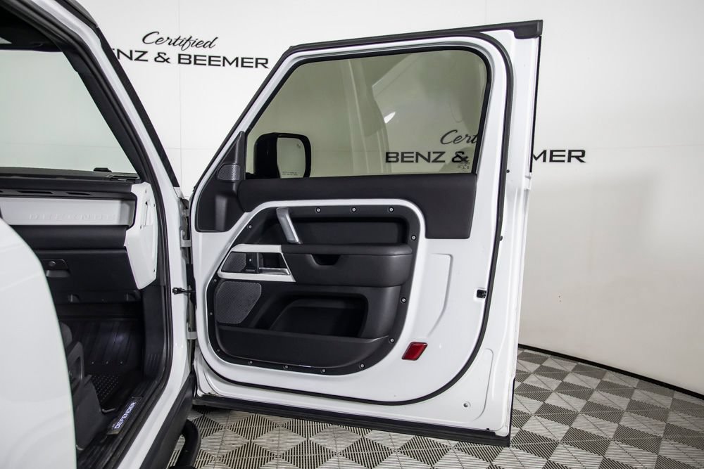 Used 2022 Land Rover Defender 90 X-Dynamic HSE AWD/4WD image 19