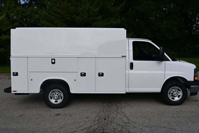 New 2026 Chevrolet Express 3500 w/ Power Convenience Package RWD image 6