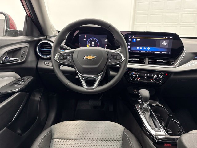 New 2026 Chevrolet Trax LT w/ Sunroof Package FWD image 23