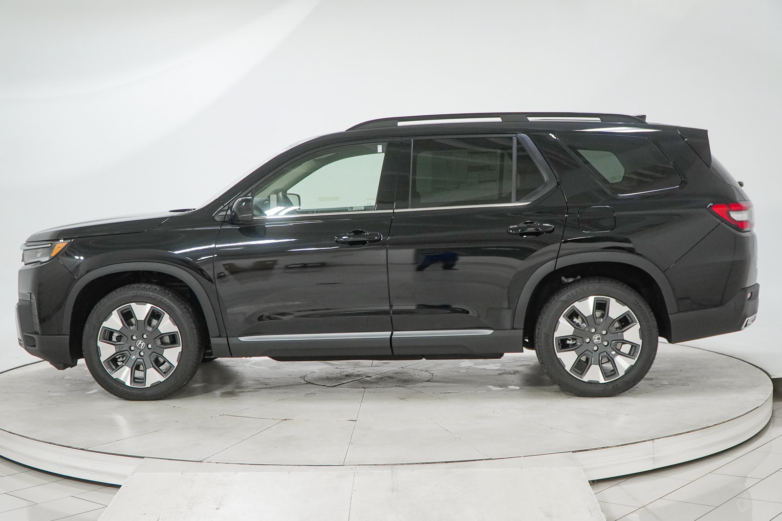 New 2026 Honda Pilot Elite image 5