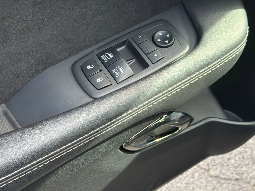 Used 2019 Dodge Challenger SRT Hellcat Redeye image 19