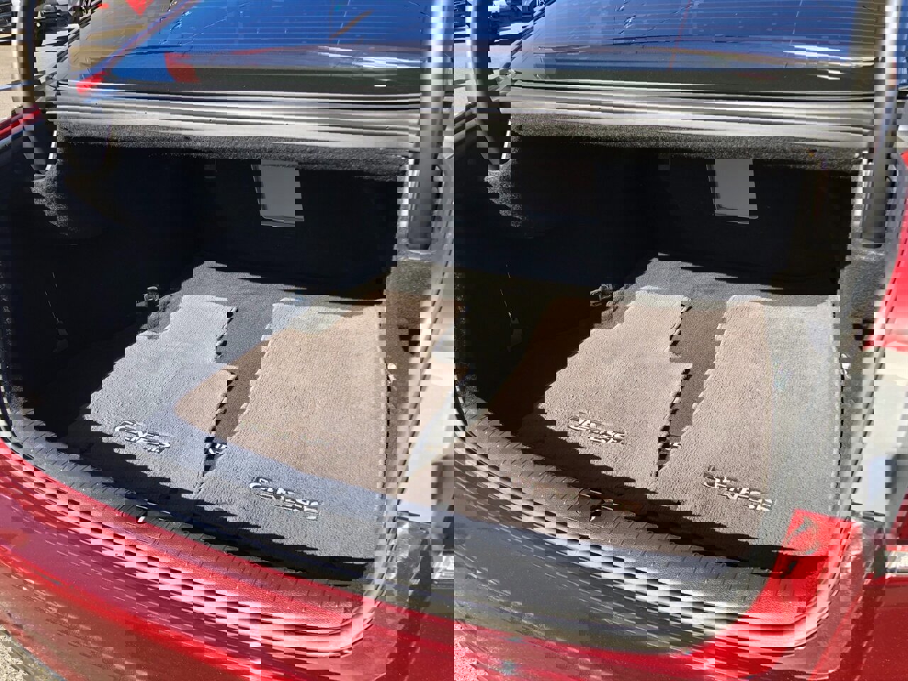 Used 2015 Hyundai Genesis 3.8 image 8