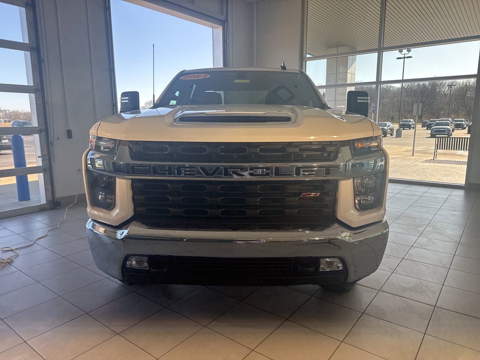 Used 2023 Chevrolet Silverado 2500 LT w/ Convenience Package image 2