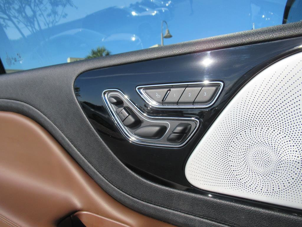 Used 2023 Lincoln Aviator Reserve w/ Equipment Group 201A AWD/4WD image 26