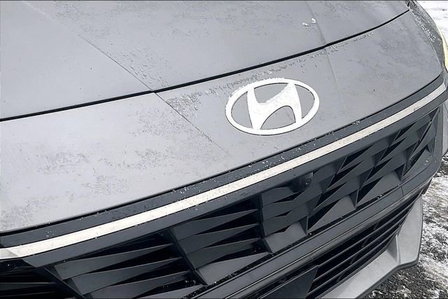 Certified 2024 Hyundai Elantra Limited image 31