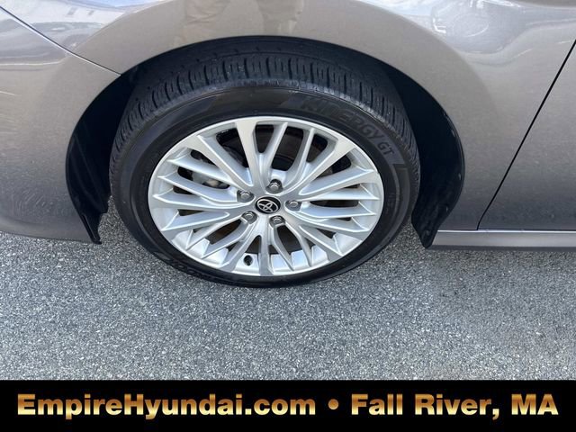 Used 2020 Toyota Camry XLE w/ Sunroof Package image 10