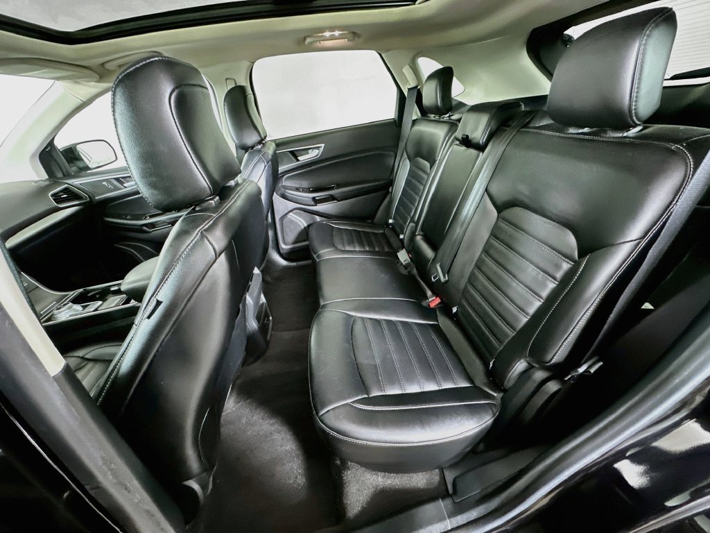 Used 2020 Ford Edge SEL w/ Cold Weather Package AWD/4WD image 30