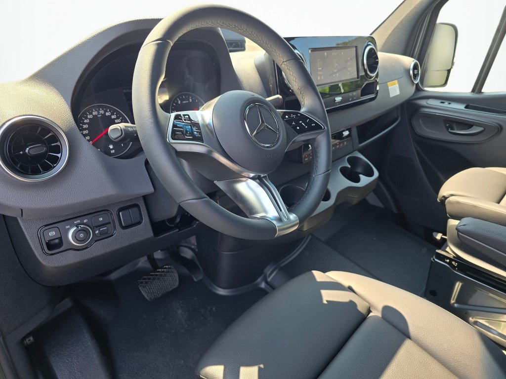 New 2026 Mercedes-Benz Sprinter 2500 image 10