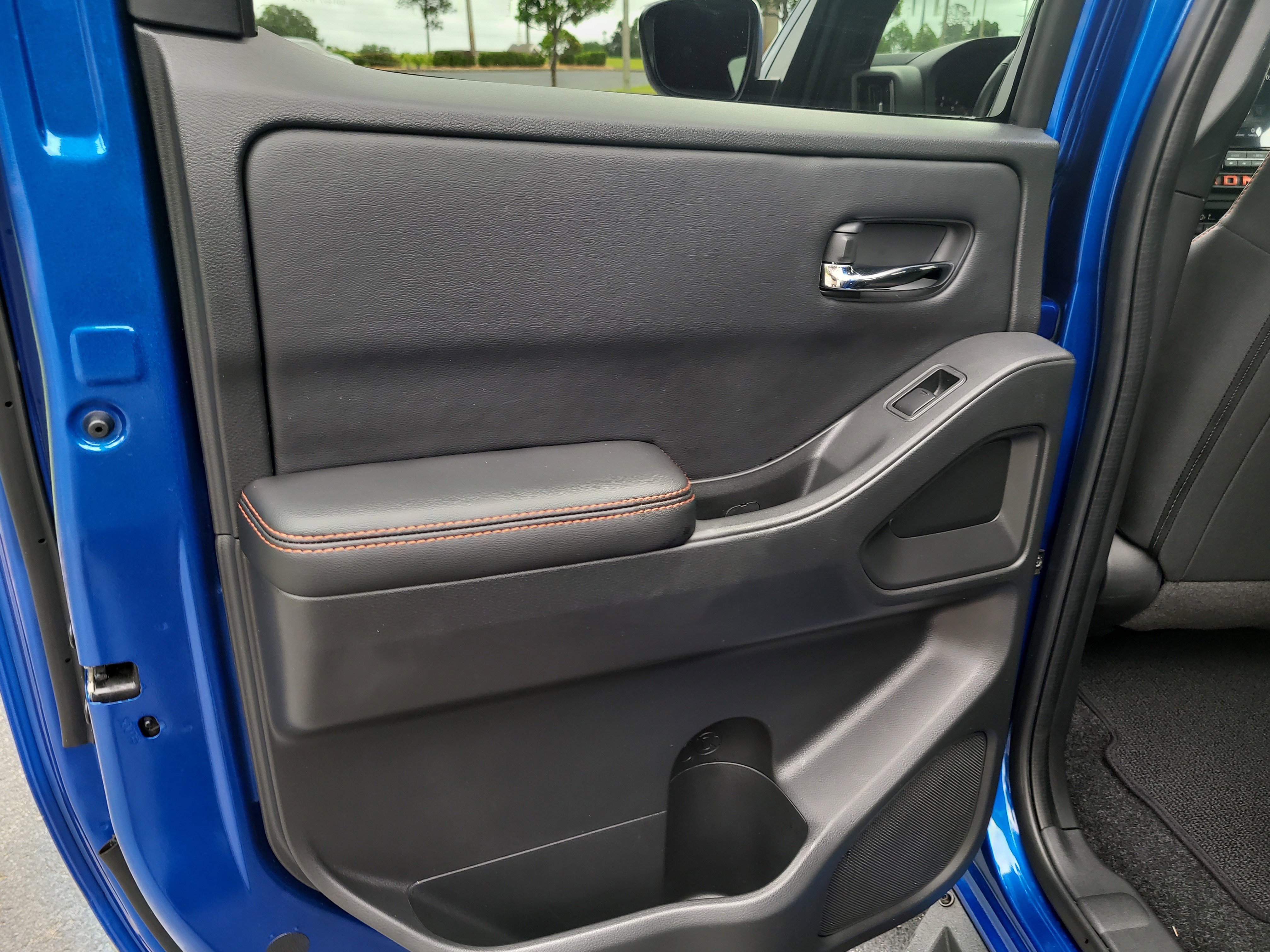 Used 2025 Nissan Frontier Pro-X w/ Tow Package image 13