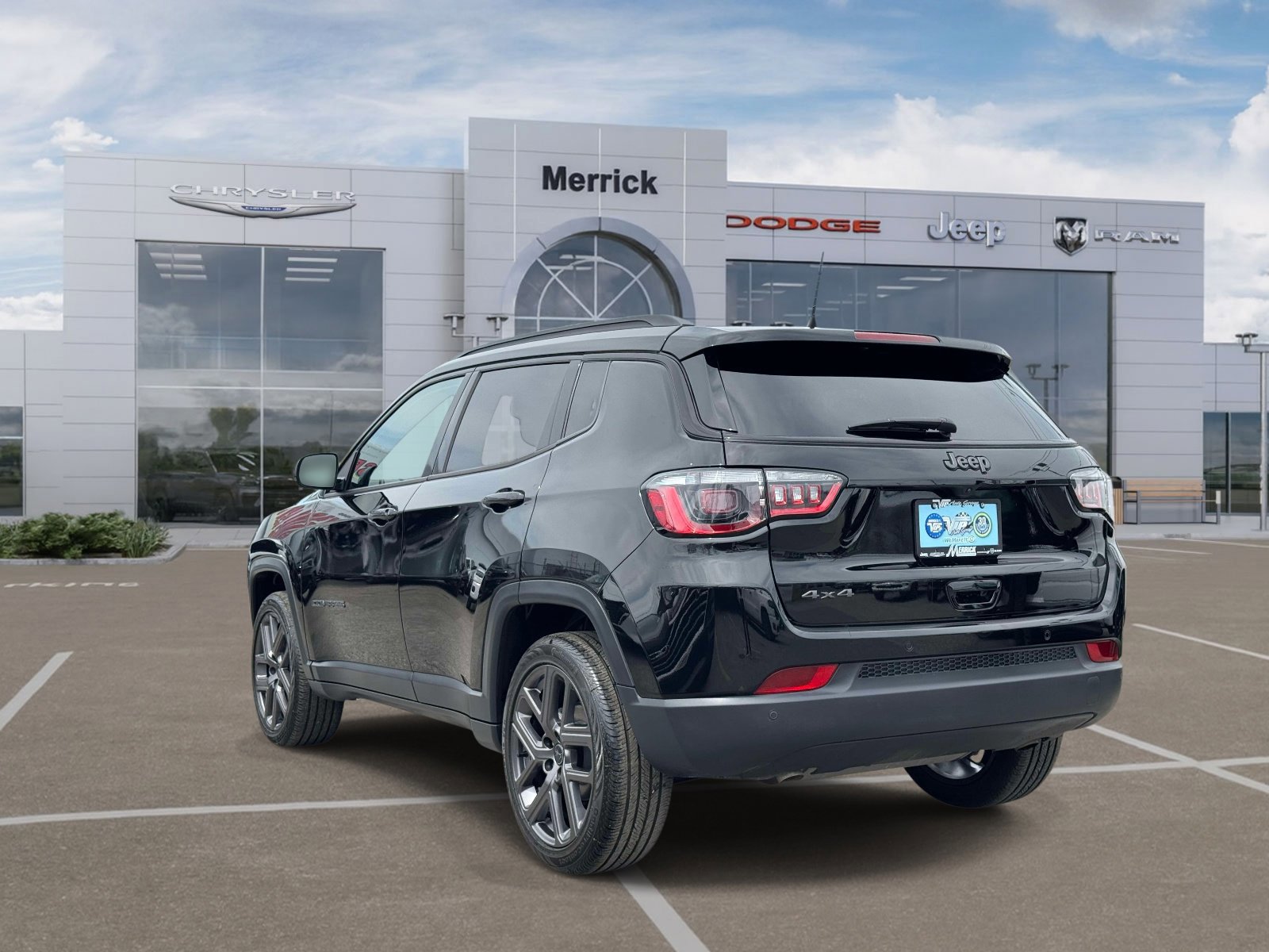 Used 2025 Jeep Compass Limited w/ Sun & Sound Group AWD/4WD image 8