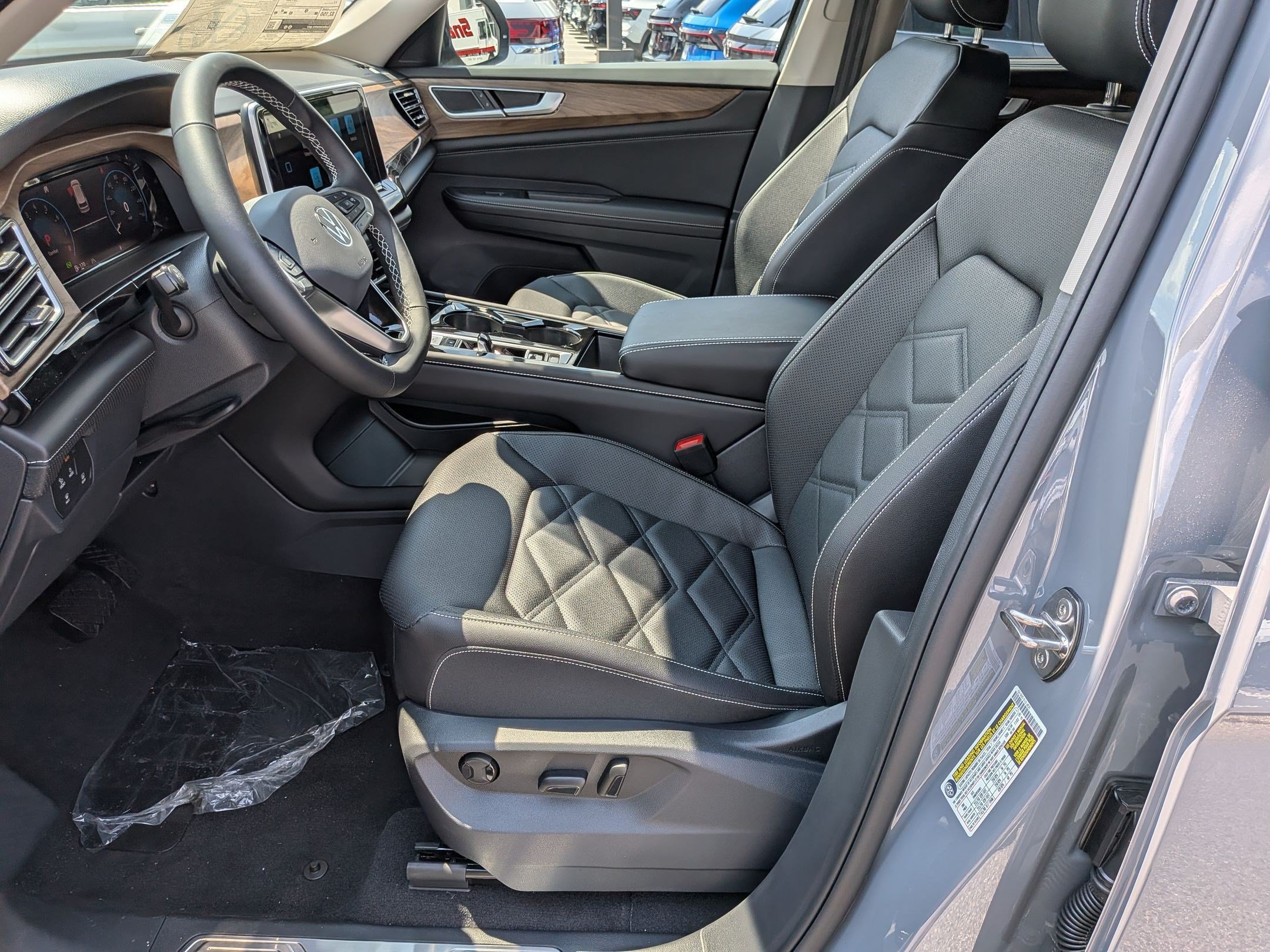 New 2026 Volkswagen Atlas SE FWD image 14