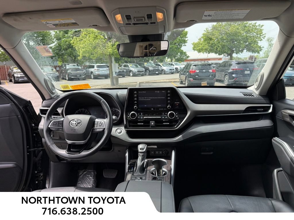 Used 2021 Toyota Highlander Limited AWD/4WD image 6