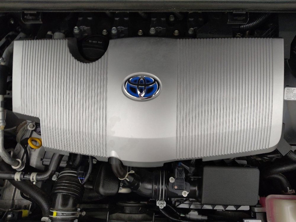 Used 2021 Toyota Prius LE FWD image 30