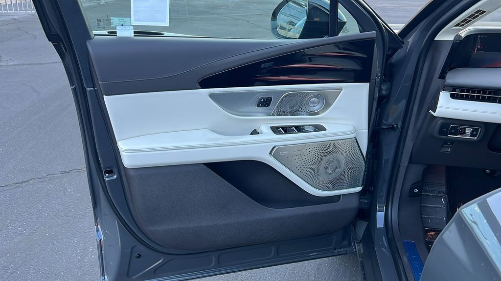 New 2026 Lincoln Nautilus Black Label w/ Jet Appearance Package image 12