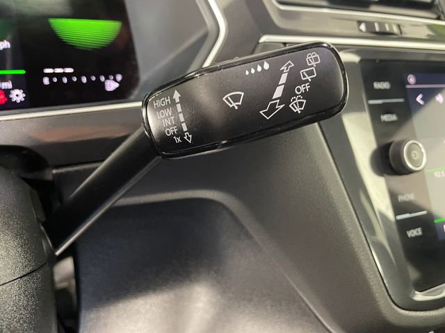 Used 2023 Volkswagen Tiguan SE R-Line FWD image 14