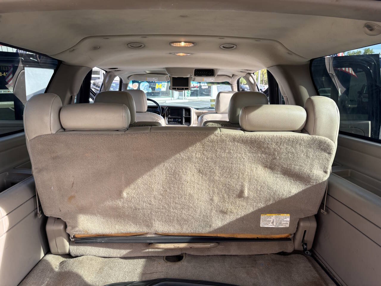 Used 2005 Chevrolet Suburban LT w/ Preferred Equipment Group image 12