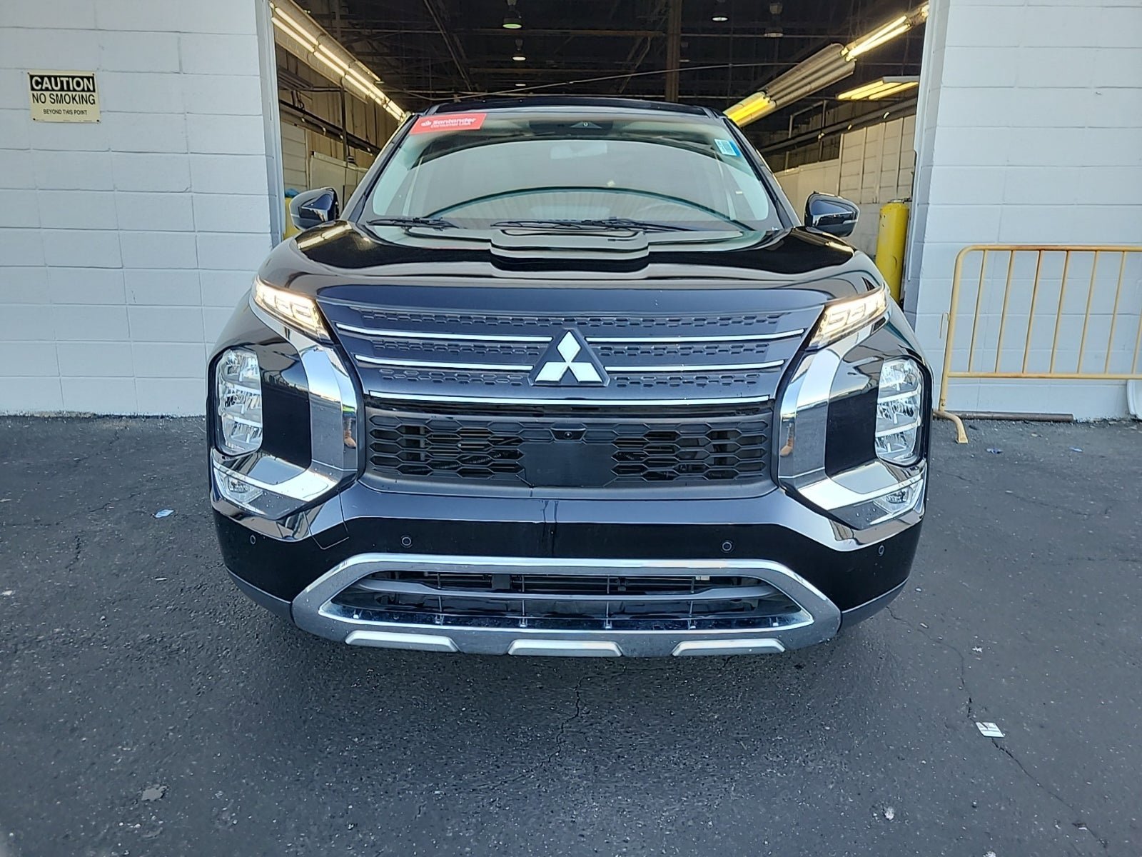 Used 2022 Mitsubishi Outlander SEL Black Edition image 2