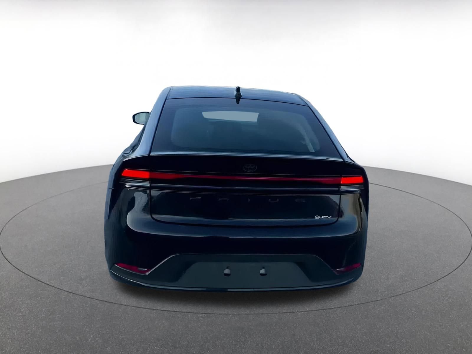 Used 2025 Toyota Prius LE image 7