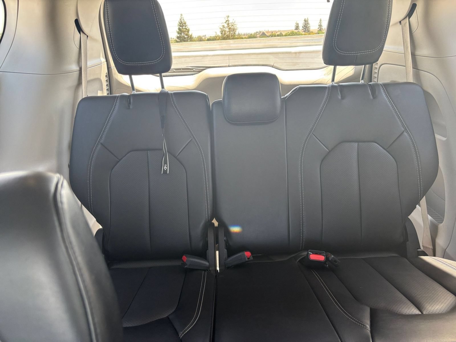 Used 2024 Chrysler Pacifica Touring-L FWD image 29