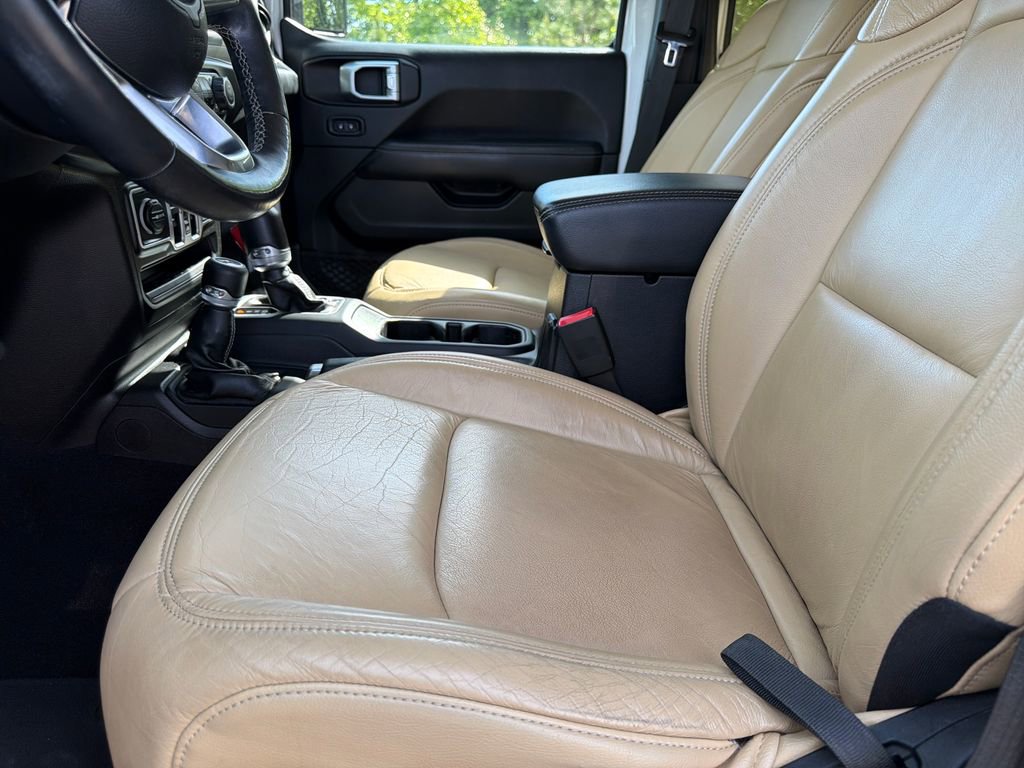 Used 2018 Jeep Wrangler Unlimited Sahara AWD/4WD image 34