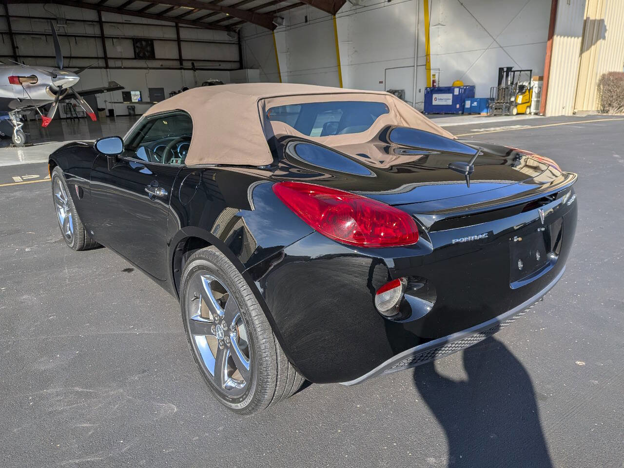 Used 2007 Pontiac Solstice Convertible w/ Premium Package image 3