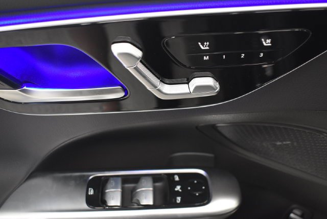 New 2026 Mercedes-Benz C 300 4MATIC Sedan image 21