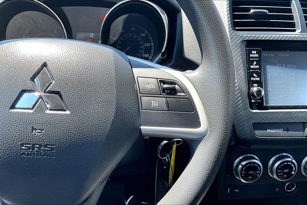 Used 2025 Mitsubishi Outlander Sport ES image 12