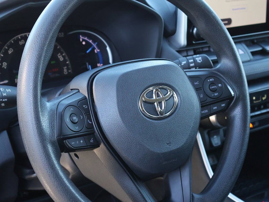 Used 2024 Toyota RAV4 XLE image 17