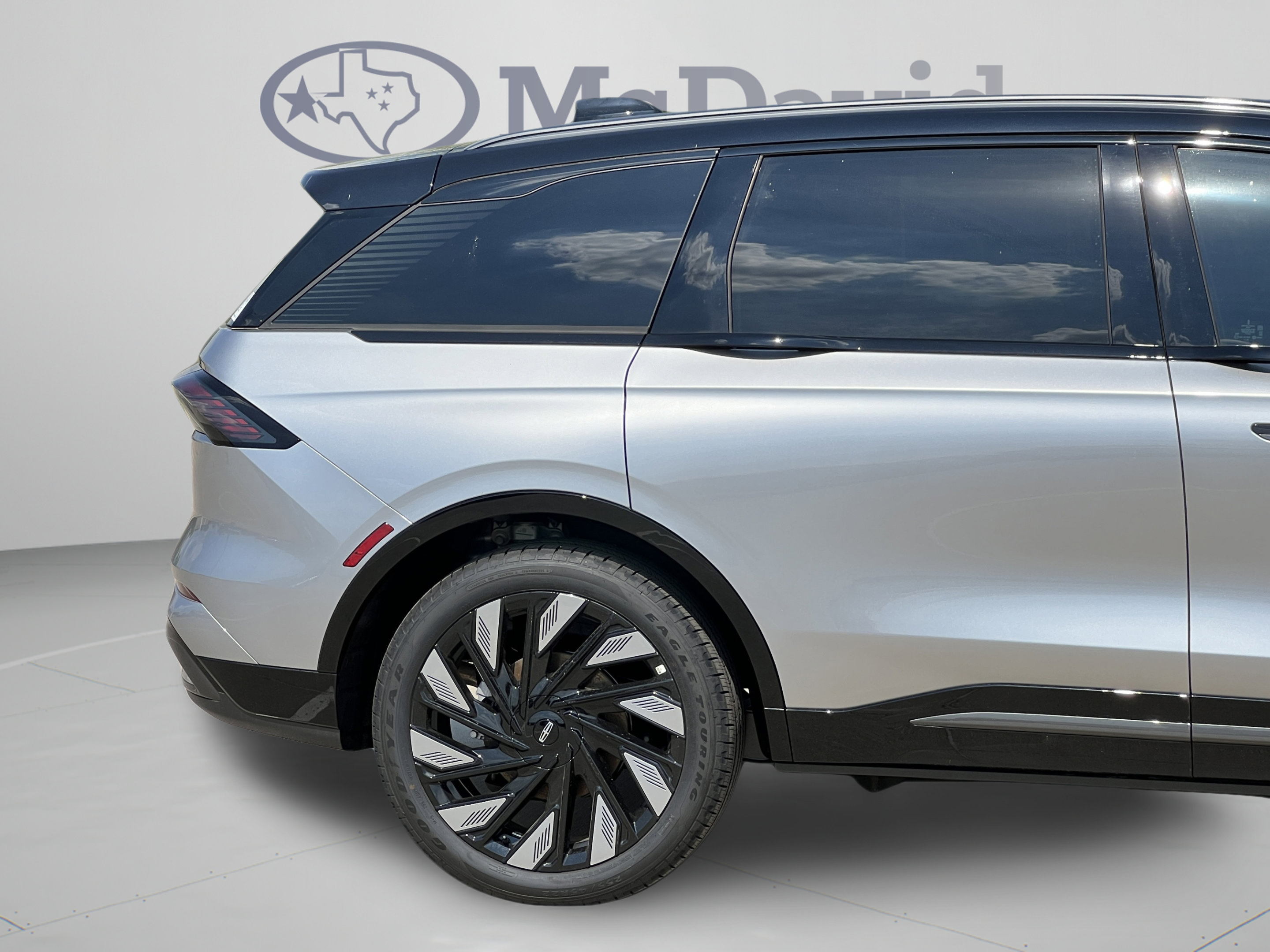 New 2025 Lincoln Nautilus Reserve w/ Jet Appearance Package AWD/4WD image 33