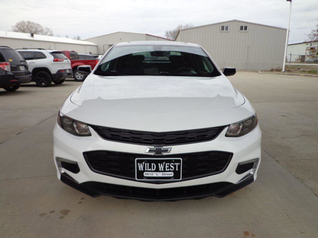 Used 2018 Chevrolet Malibu LT w/ Redline Edition FWD image 2