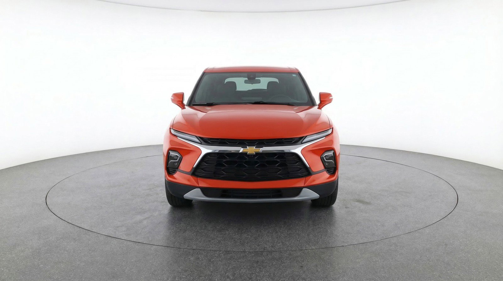 Used 2025 Chevrolet Blazer LT FWD image 2