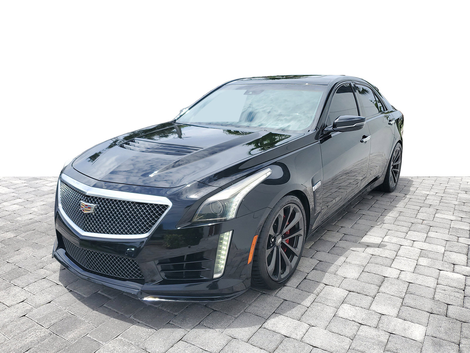 Used 2017 Cadillac CTS V w/ Luxury Package RWD image 3