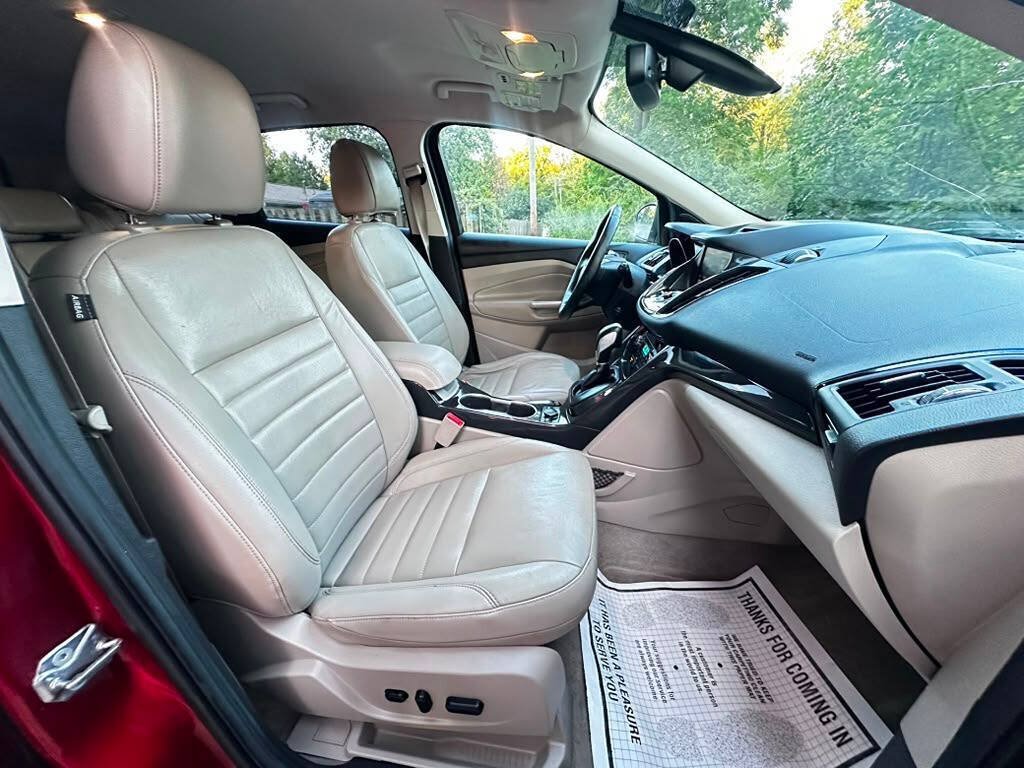Used 2015 Ford Escape Titanium FWD image 18