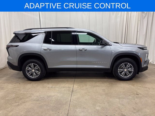 Used 2026 Chevrolet Traverse LT w/ Driver Confidence Package FWD image 2